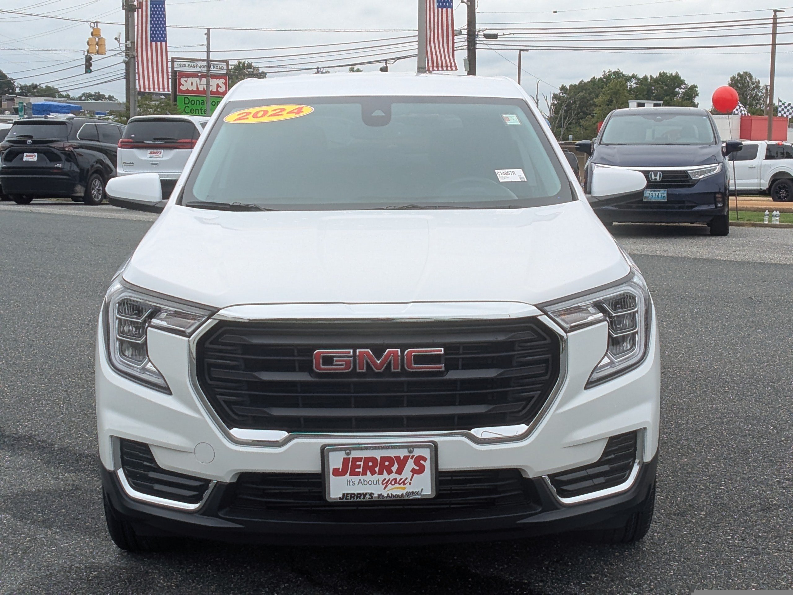Certified 2024 GMC Terrain SLE AWD/4WD image 2