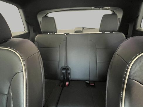 Used 2023 Chevrolet Traverse Premier AWD/4WD image 16