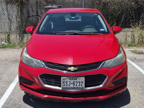 Used 2016 Chevrolet Cruze LT FWD image 2