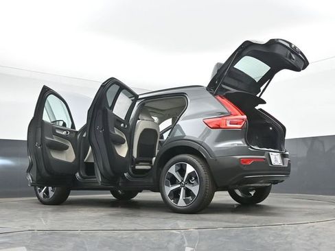 New 2026 Volvo XC40 B5 Plus w/ Protection Package Premier AWD/4WD image 57