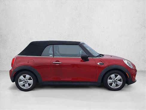 Used 2017 MINI Cooper Cooper image 4