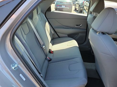 Certified 2023 Hyundai Elantra SE FWD image 20