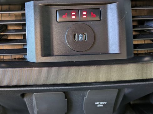 Used 2023 Ford F250 Platinum AWD/4WD image 12