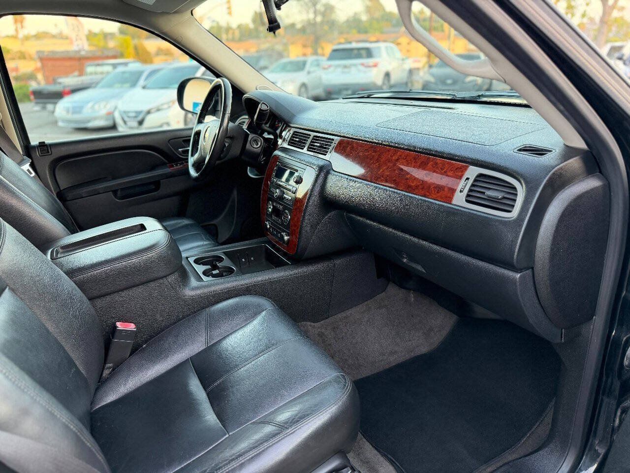 Used 2013 Chevrolet Tahoe LT RWD image 22
