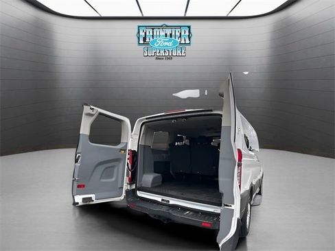 Used 2017 Ford Transit 150 XLT image 9