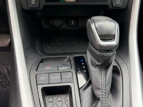 Used 2021 Toyota RAV4 XLE Premium FWD image 15