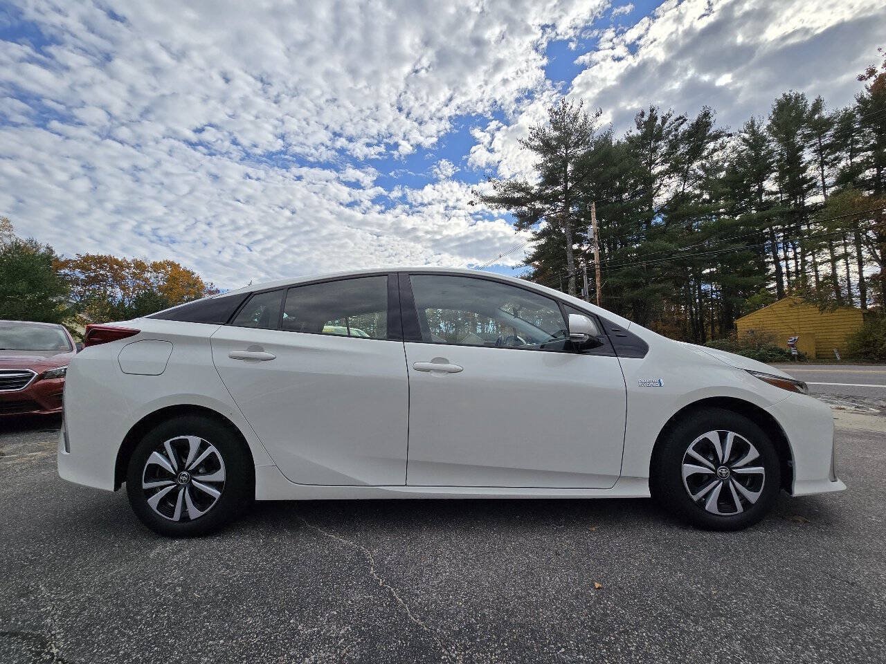 Used 2017 Toyota Prius Prime Premium w/ Carpet Mat Package FWD image 7