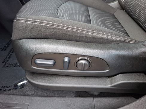 Used 2023 GMC Terrain SLE w/ Driver Convenience Package AWD/4WD image 15