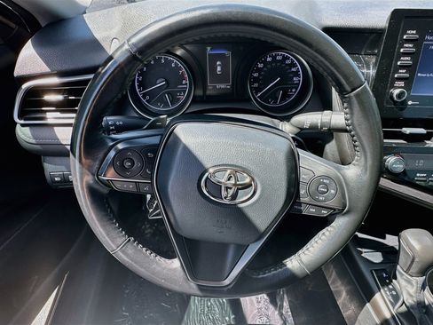 Used 2021 Toyota Camry SE FWD image 17