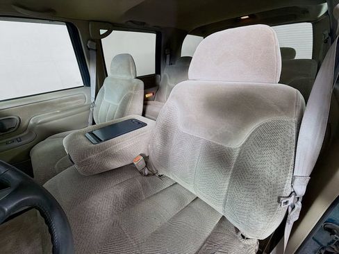 Used 1998 Chevrolet Tahoe 4WD w/ Cold-Climate Pkg image 12