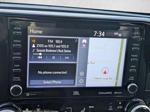 Used 2021 Toyota Highlander Limited FWD image 11
