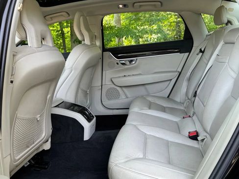 Used 2018 Volvo S90 T5 Momentum w/ Convenience Package image 13