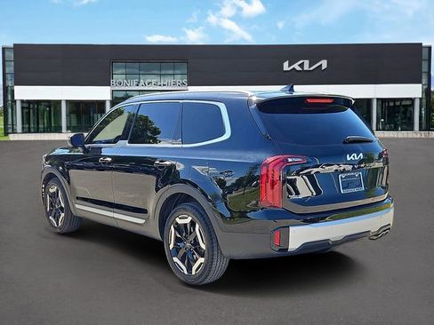 Certified 2024 Kia Telluride S FWD image 3