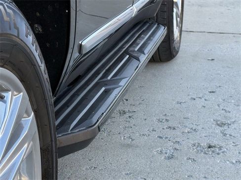 Used 2023 GMC Yukon Denali image 10