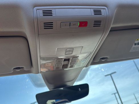 Used 2021 Volkswagen Tiguan SEL w/ 3rd Row Seat Package image 43