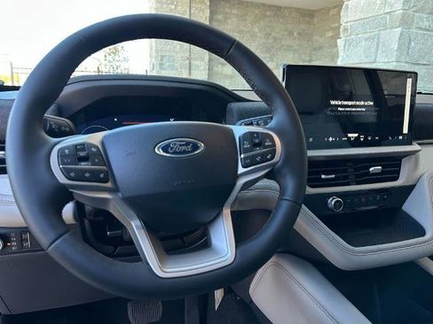 New 2026 Ford Explorer Active w/ Active Comfort Package RWD image 5