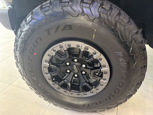 New 2025 Ford Bronco Raptor image 11