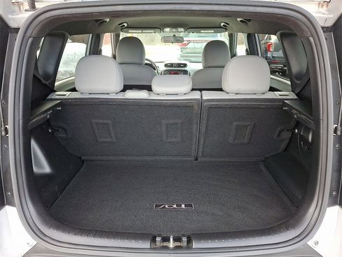 Used 2015 Kia Soul + image 28