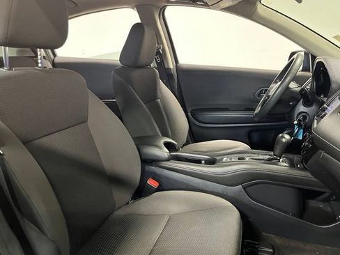 Used 2019 Honda HR-V LX image 10