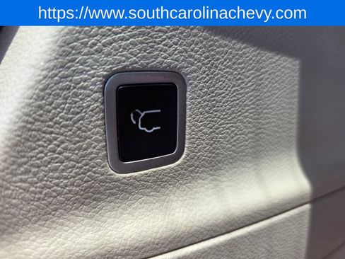 Used 2024 Chrysler Pacifica Touring-L FWD image 35