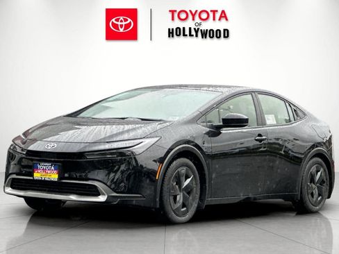 New 2026 Toyota Prius Plug-In Hybrid FWD image 7
