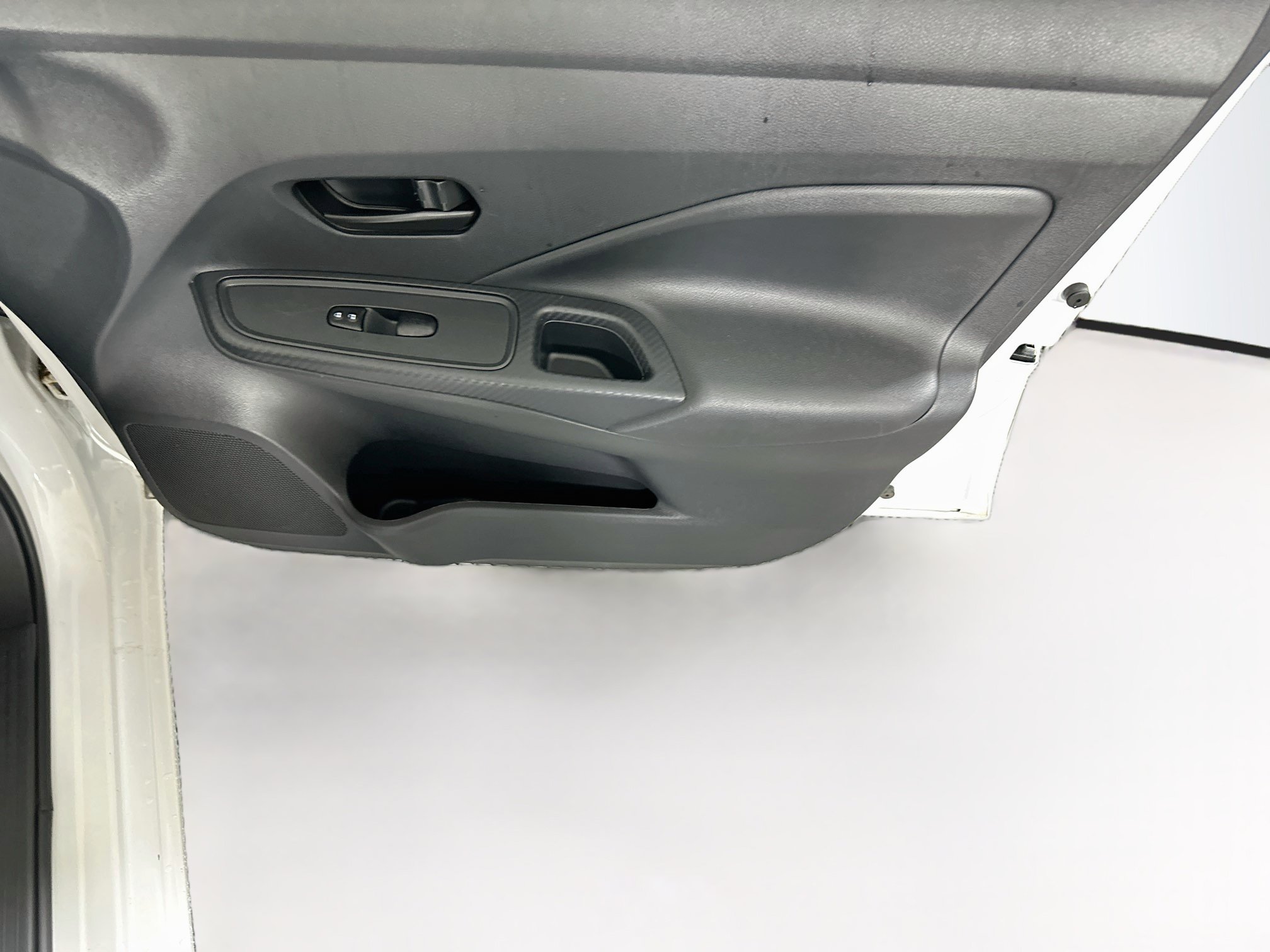 Used 2025 Nissan Versa S FWD image 29