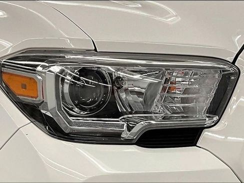 Used 2023 Toyota Tacoma TRD Off-Road w/ Technology Package image 34