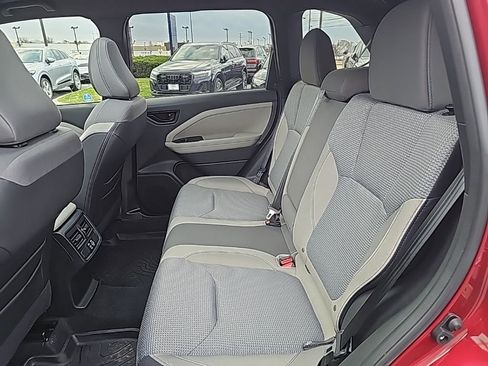Used 2025 Subaru Forester Premium w/ Convenience Package #1 image 11