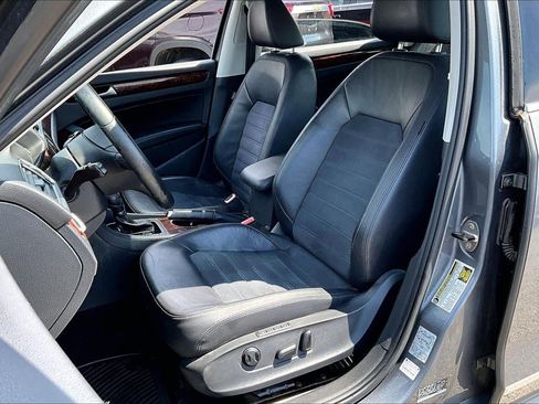 Used 2013 Volkswagen Passat TDI SEL Premium FWD image 22