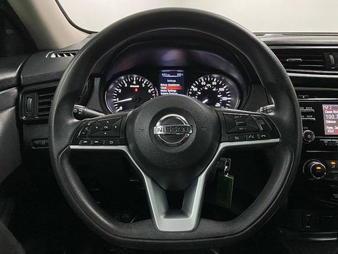 Used 2017 Nissan Rogue S image 17