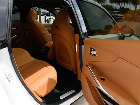 Used 2024 Aston Martin DBX AWD/4WD image 46