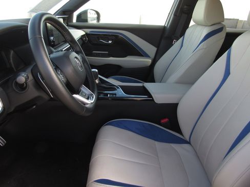 Certified 2025 Acura ADX A-Spec image 17