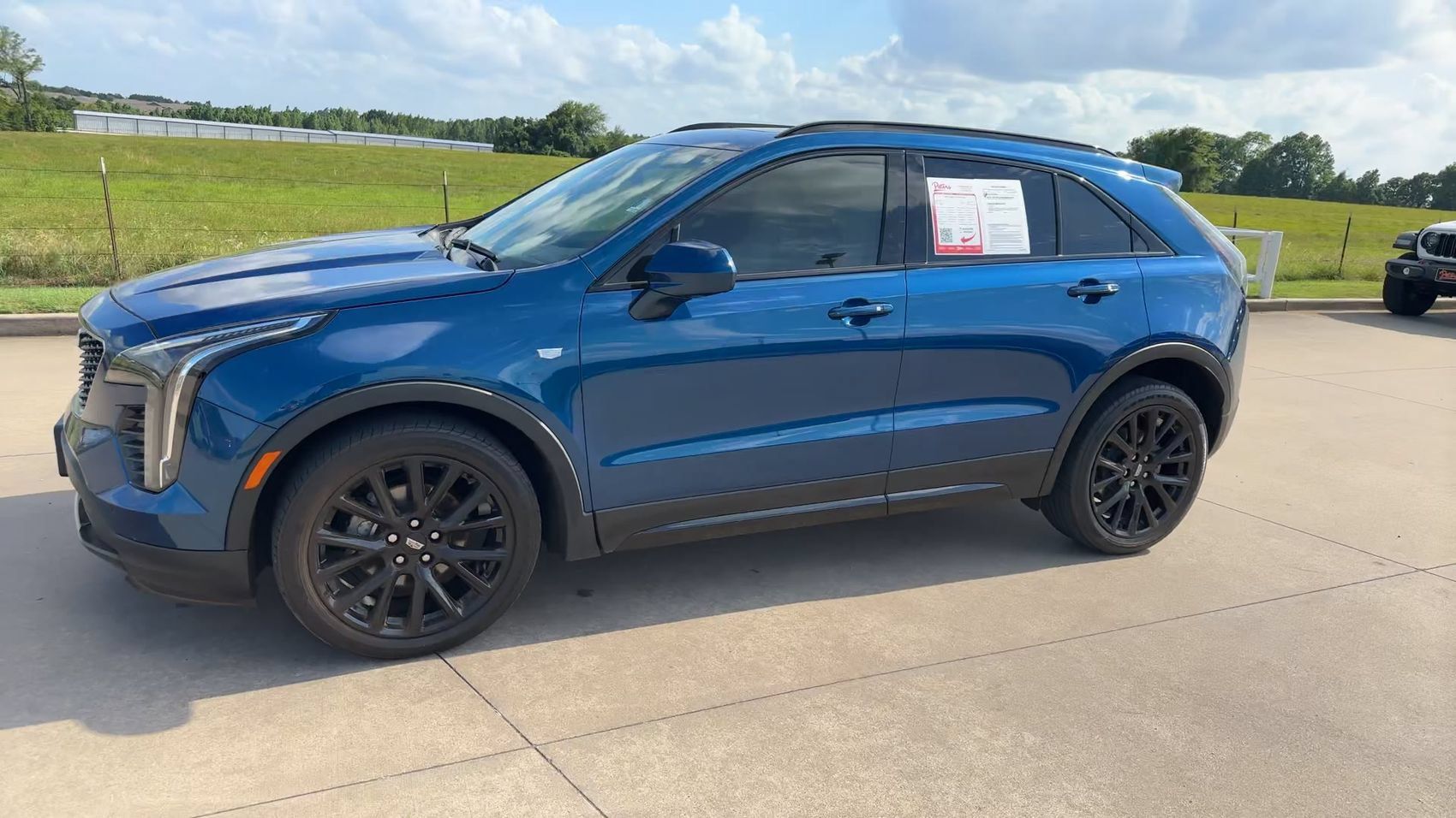 Used 2019 Cadillac XT4 Sport w/ Cold Weather Package FWD image 5