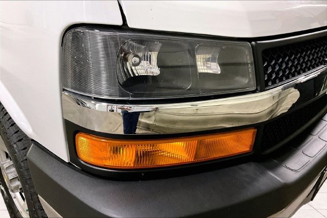 Certified 2025 Chevrolet Express 3500 LT w/ LT Preferred Equipment Group RWD image 4