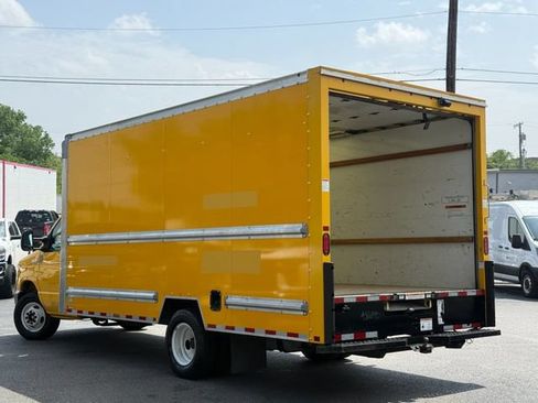 Used 2022 Ford E-350 and Econoline 350 Super Duty RWD image 7