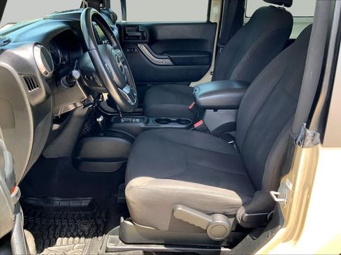 Used 2018 Jeep Wrangler Sport AWD/4WD image 7