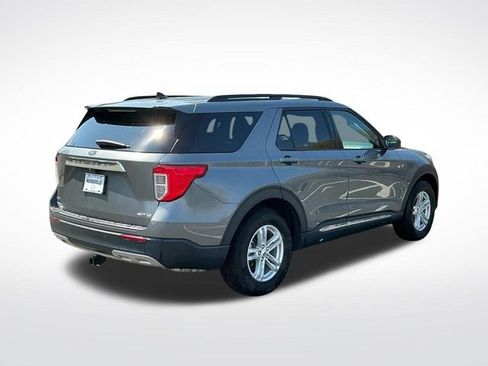 Used 2022 Ford Explorer XLT w/ Equipment Group 202A AWD/4WD image 6