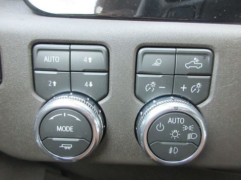 New 2026 GMC Sierra 2500 SLT w/ SLT Premium Package AWD/4WD image 18