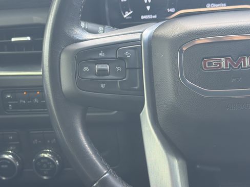 Used 2023 GMC Yukon XL SLT AWD/4WD image 18