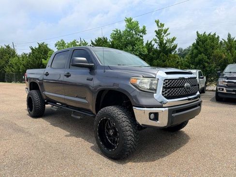 Used 2019 Toyota Tundra SR5 AWD/4WD image 7