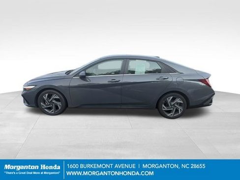 Used 2025 Hyundai Elantra SEL FWD image 5