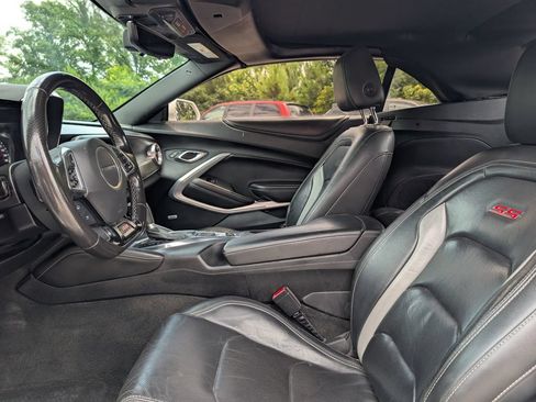 Used 2019 Chevrolet Camaro SS RWD image 17