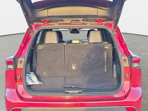 Used 2021 Toyota Highlander XSE image 12