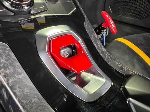 Used 2018 Lamborghini Huracan Performante image 24