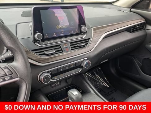 Used 2025 Nissan Altima 2.5 SV FWD image 15