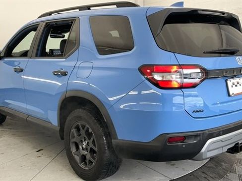 Certified 2023 Honda Pilot TrailSport image 10