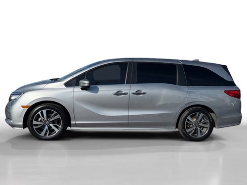 Used 2023 Honda Odyssey Touring image 2