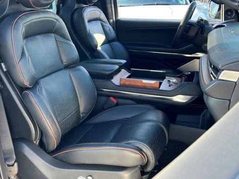 New 2025 Lincoln Navigator Black Label image 8