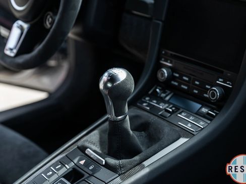 Used 2018 Porsche 911 Targa 4 GTS image 24