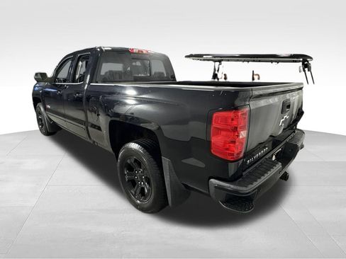 Used 2017 Chevrolet Silverado 1500 LT w/ Midnight Edition AWD/4WD image 8